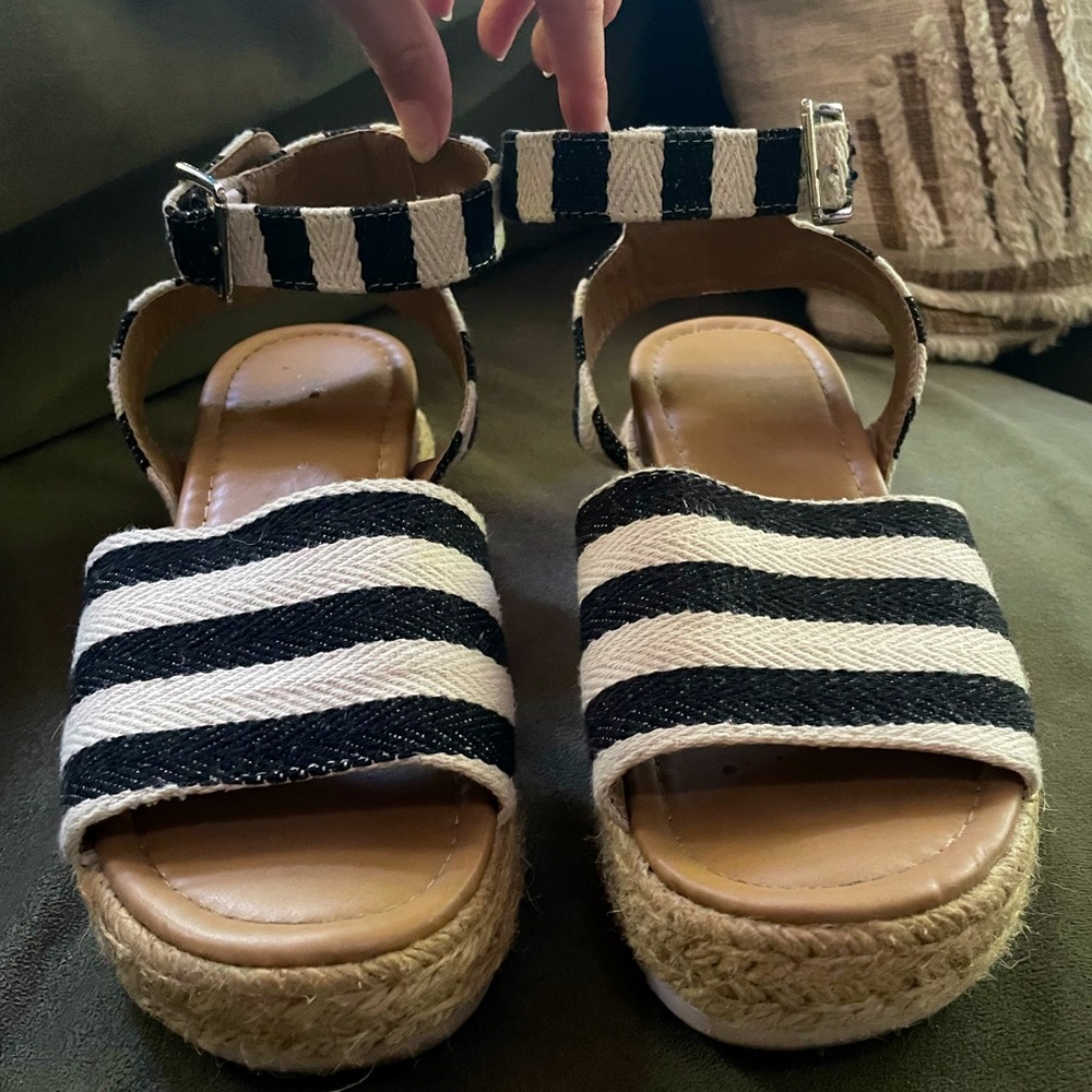Black/White Striped Platform Espadrille Sandals Sz 7